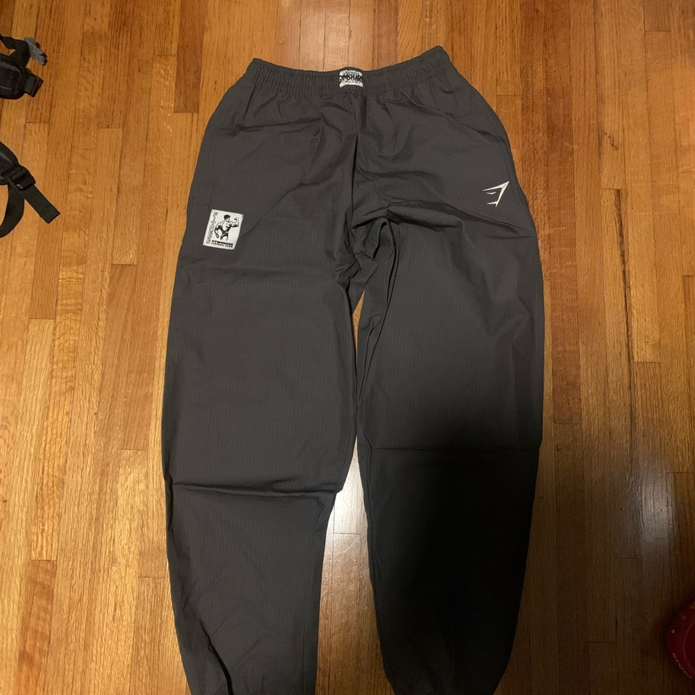 Gymshark ripstop pumper pants strength green